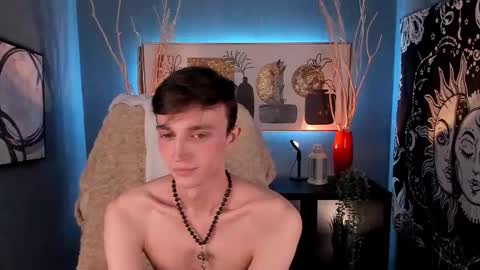 Snapshot of john_weasley chatting on February 24, 8:14 pm John online show from February 24, 8:14 pm