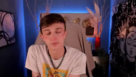 Snapshot of john_weasley chatting on February 17, 8:47 pm John online show from February 17, 8:47 pm