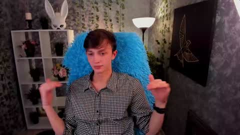 Snapshot of john_weasley chatting on December 21, 8:43 pm John online show from December 21, 8:43 pm