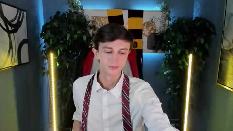 Snapshot of john_weasley chatting on October 19, 8:06 am John online show from October 19, 8:06 am