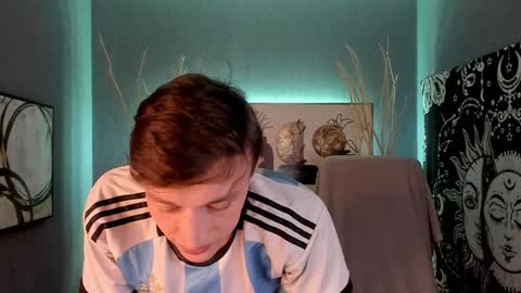 Snapshot of john_weasley chatting on February 6, 1:27 am John online show from February 6, 1:27 am