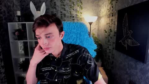 Snapshot of john_weasley chatting on December 18, 4:49 pm John online show from December 18, 4:49 pm