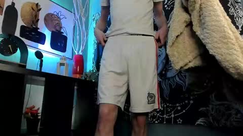 Snapshot of john_weasley chatting on February 12, 8:40 pm John online show from February 12, 8:40 pm