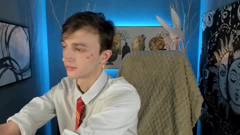 Snapshot of john_weasley chatting on February 14, 9:10 pm John online show from February 14, 9:10 pm