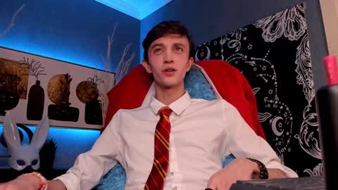 Snapshot of john_weasley chatting on December 11, 9:00 pm John online show from December 11, 9:00 pm