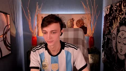 Snapshot of john_weasley chatting on January 28, 8:58 pm John online show from January 28, 8:58 pm