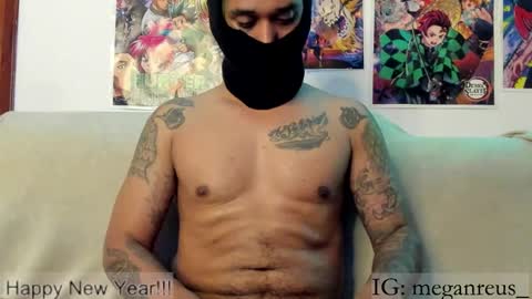 Snapshot of johncarrie chatting on January 4, 8:17 am John carrie    Independent  Help me reach my goal 100 likes and 10000 followers  online show from January 4, 8:17 am