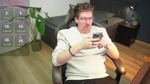 Snapshot of johndor22 chatting on January 4, 7:55 pm Jones online show from January 4, 7:55 pm