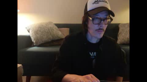 Johnee online show from October 17, 9:35 am