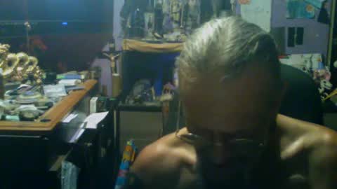 johnnyshung1 online show from September 12, 9:53 am