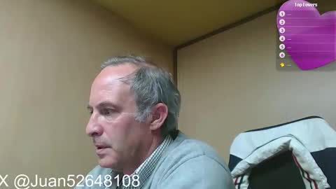 Snapshot of johnq_23 chatting on September 12, 4:18 pm John online show from September 12, 4:18 pm