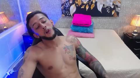 Jonas  online show from September 8, 9:03 pm