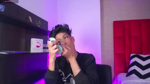 Jonas  online show from March 20, 4:49 am