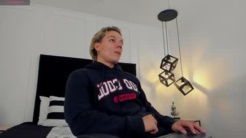 Jonathan Danielss  online show from February 19, 11:49 am