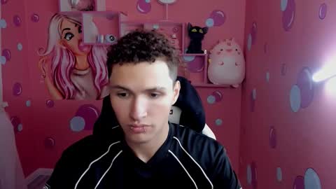 Snapshot of jonny_dark chatting on October 2, 4:33 pm Jonny online show from October 2, 4:33 pm