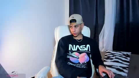 Josep online show from December 14, 11:56 pm