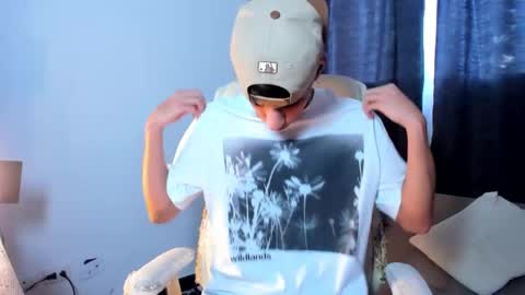 Josep online show from December 25, 8:50 pm