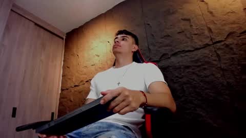 Snapshot of joseph__boy chatting on October 17, 11:47 am JOSEPH  online show from October 17, 11:47 am