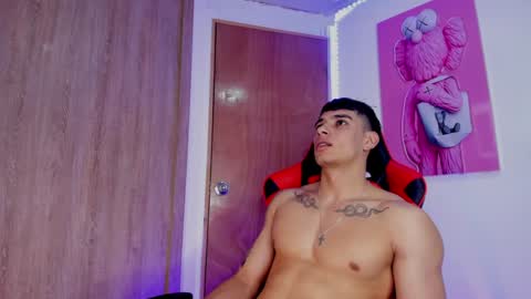 Snapshot of joseph__boy chatting on February 6, 12:37 pm JOSEPH  online show from February 6, 12:37 pm