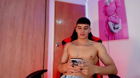 Snapshot of joseph__boy chatting on December 19, 12:45 pm JOSEPH  online show from December 19, 12:45 pm