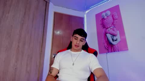 Snapshot of joseph__boy chatting on February 19, 12:33 pm JOSEPH  online show from February 19, 12:33 pm