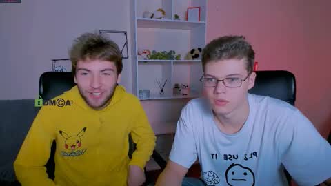 joseph_bear_ online show from October 9, 7:41 pm