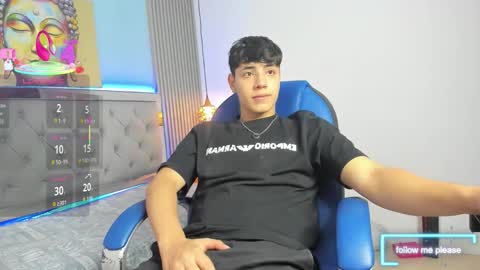 josh_leon22 online show from December 3, 4:18 am