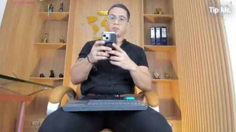 joshmiller___ online show from June 1, 7:25 pm