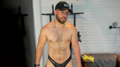 Snapshot of joshualyon chatting on February 1, 11:32 am      Joshua The Lion  online show from February 1, 11:32 am