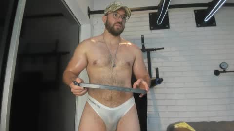 Snapshot of joshualyon chatting on February 7, 7:27 pm      Joshua The Lion  online show from February 7, 7:27 pm