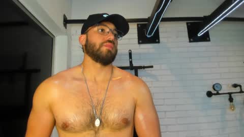 Snapshot of joshualyon chatting on January 12, 7:21 pm      Joshua The Lion  online show from January 12, 7:21 pm