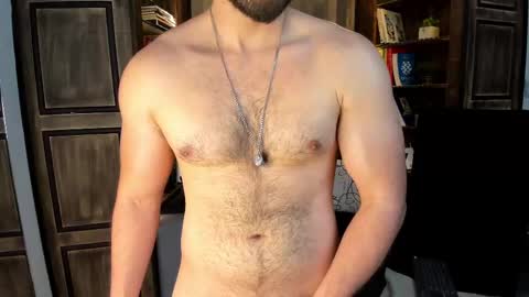 Snapshot of joshualyon chatting on December 7, 8:27 pm      Joshua The Lion  online show from December 7, 8:27 pm