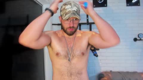 Snapshot of joshualyon chatting on January 7, 7:28 pm      Joshua The Lion  online show from January 7, 7:28 pm