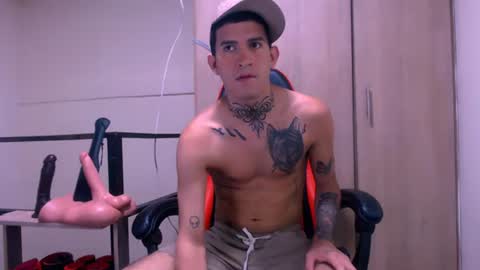 josue_linares online show from April 5, 8:44 am