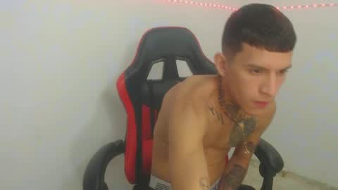 Snapshot of josue_linares chatting on October 25, 9:11 am josue_linares online show from October 25, 9:11 am