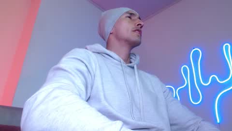 Snapshot of joy_lopezfit chatting on January 22, 1:00 pm  JOYLOPEZFIT online show from January 22, 1:00 pm