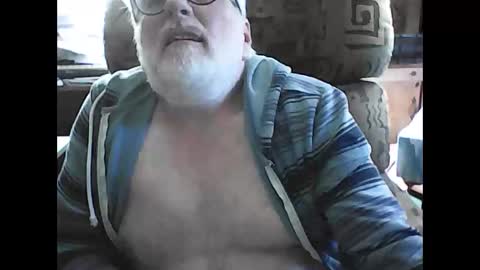 jrasicmark online show from May 3, 9:39 pm