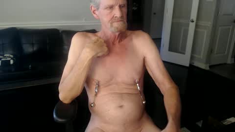 Snapshot of jtull52 chatting on October 15, 10:06 pm jtull52 online show from October 15, 10:06 pm