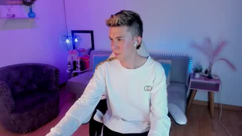 Juandii online show from February 12, 8:04 pm