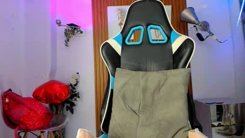 juan_contreras7 online show from September 24, 11:30 am