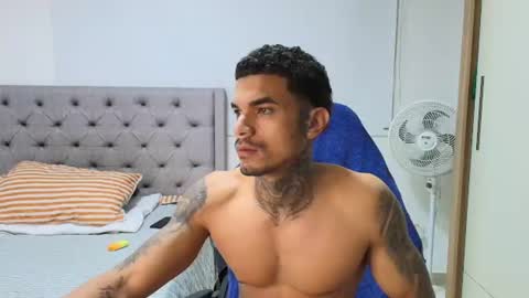 juan_gomez_1 online show from June 16, 9:00 am