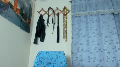 Juan Esteban online show from February 5, 11:44 am