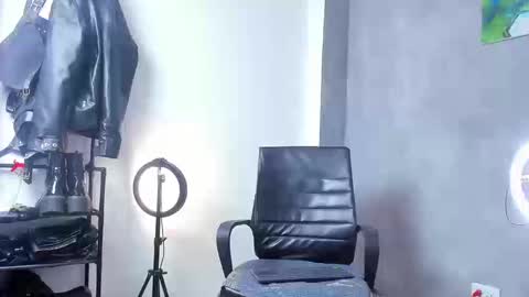 Juan Esteban online show from March 17, 3:36 pm