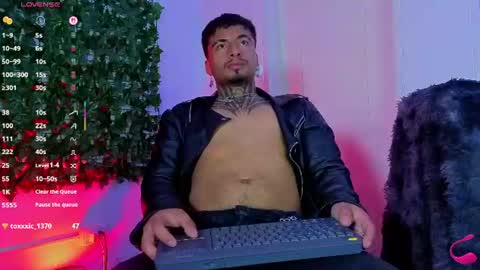 juancamilo66_ online show from July 13, 2:46 am