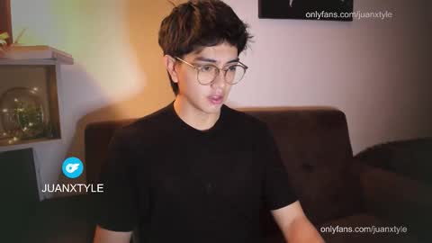 Snapshot of juancamroom chatting on October 27, 12:35 am . online show from October 27, 12:35 am
