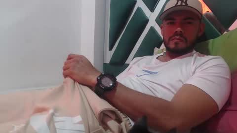 Snapshot of juanfe_style chatting on October 15, 4:14 pm juanfe_style online show from October 15, 4:14 pm