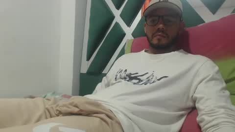 Snapshot of juanfe_style chatting on October 12, 5:45 am juanfe_style online show from October 12, 5:45 am