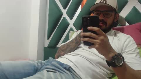 Snapshot of juanfe_style chatting on September 13, 4:24 am juanfe_style online show from September 13, 4:24 am