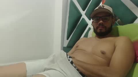 Snapshot of juanfe_style chatting on September 24, 4:12 am juanfe_style online show from September 24, 4:12 am