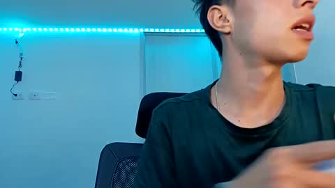 juanmres online show from October 9, 2:05 am